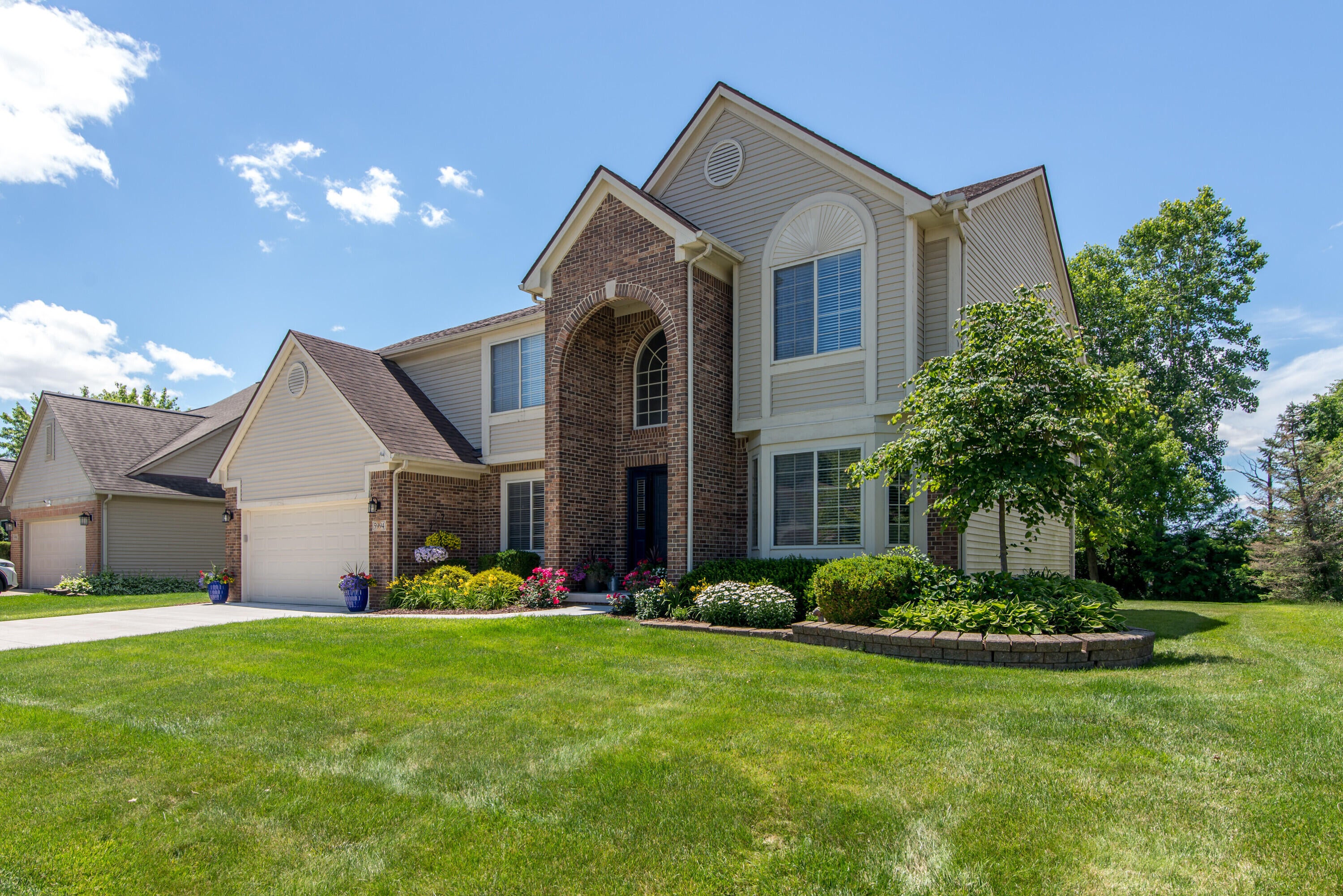 5994 Cedar Ridge Drive