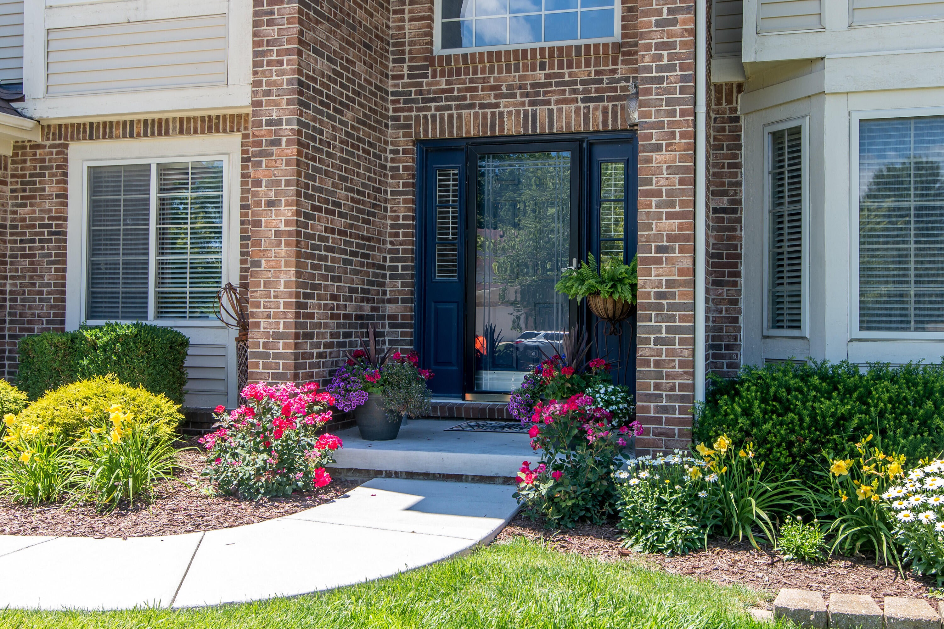 5994 Cedar Ridge Drive