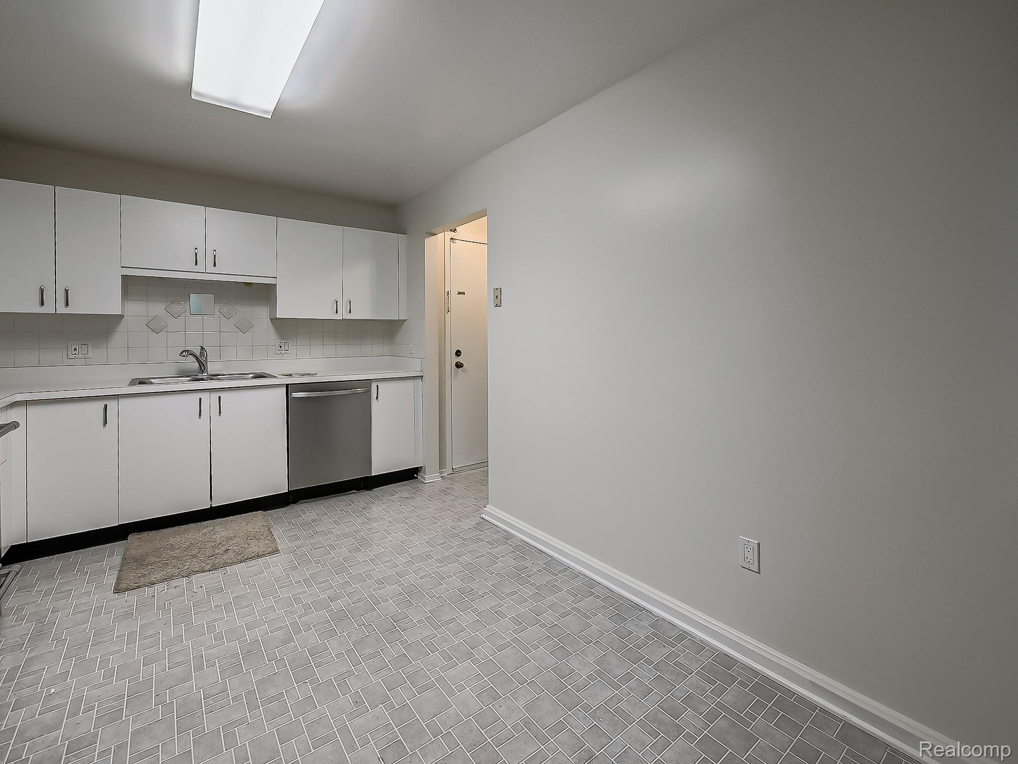 30414 Orchard Lake Road 12