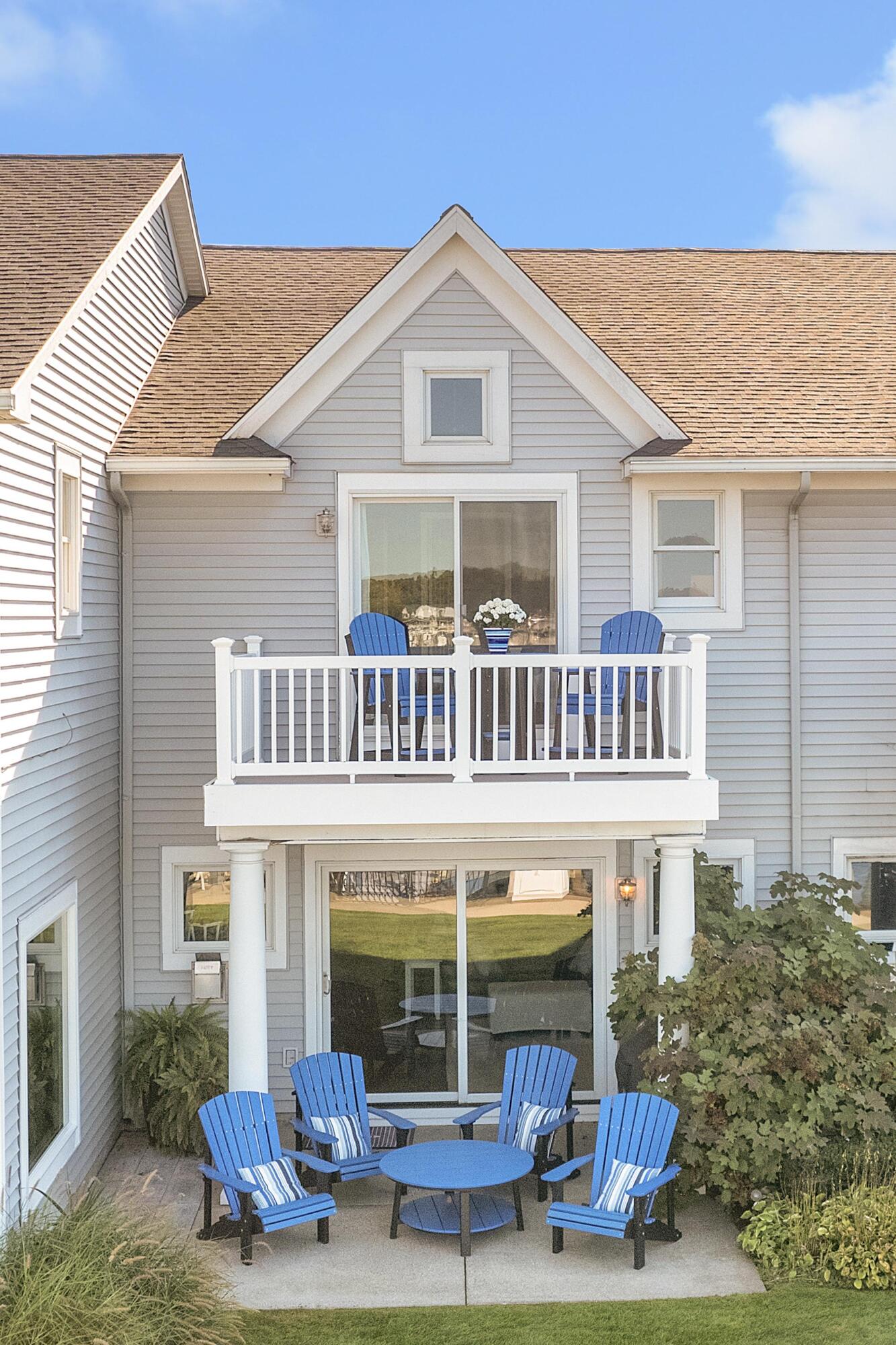 943 W Savidge Street