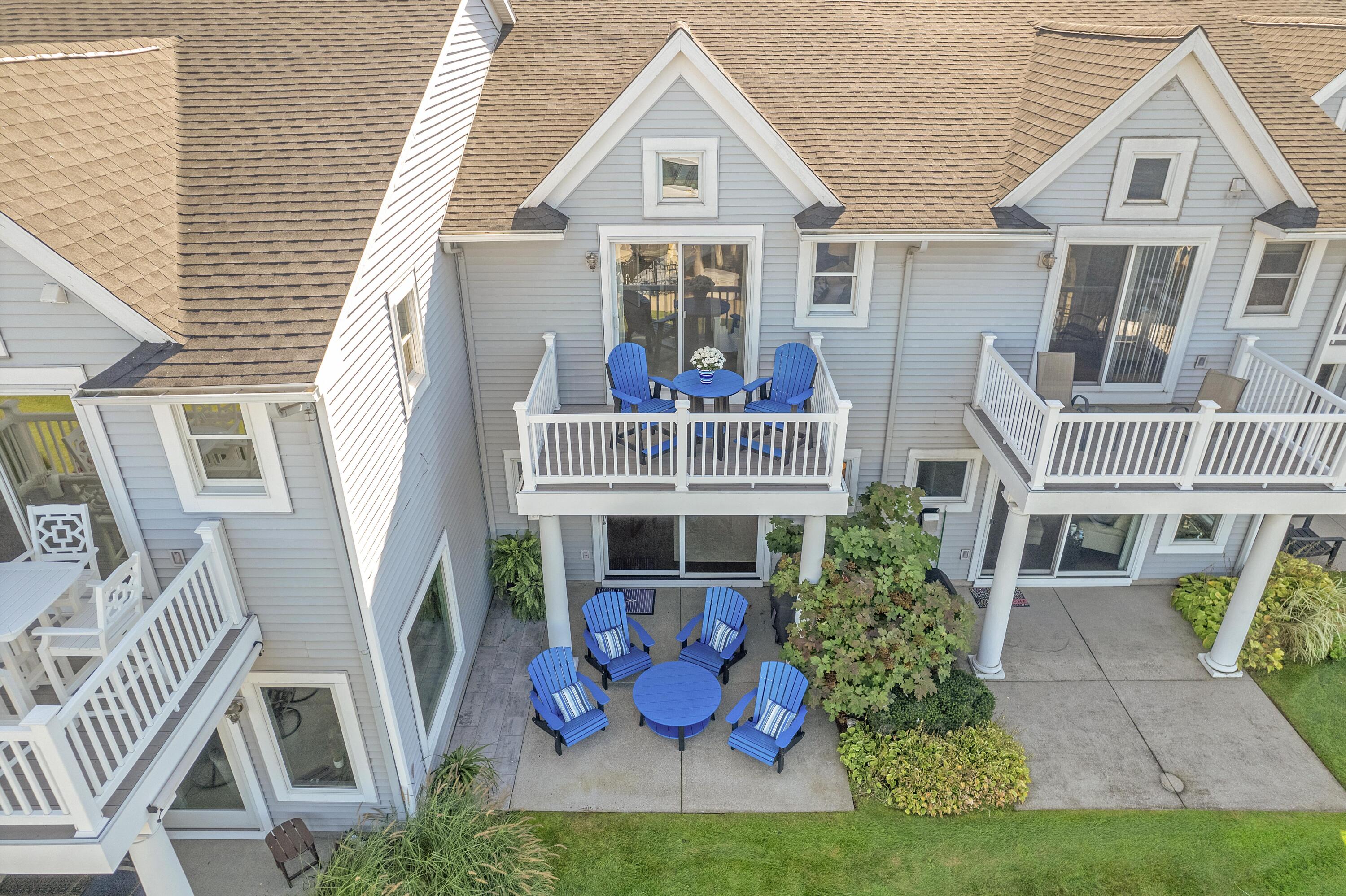 943 W Savidge Street