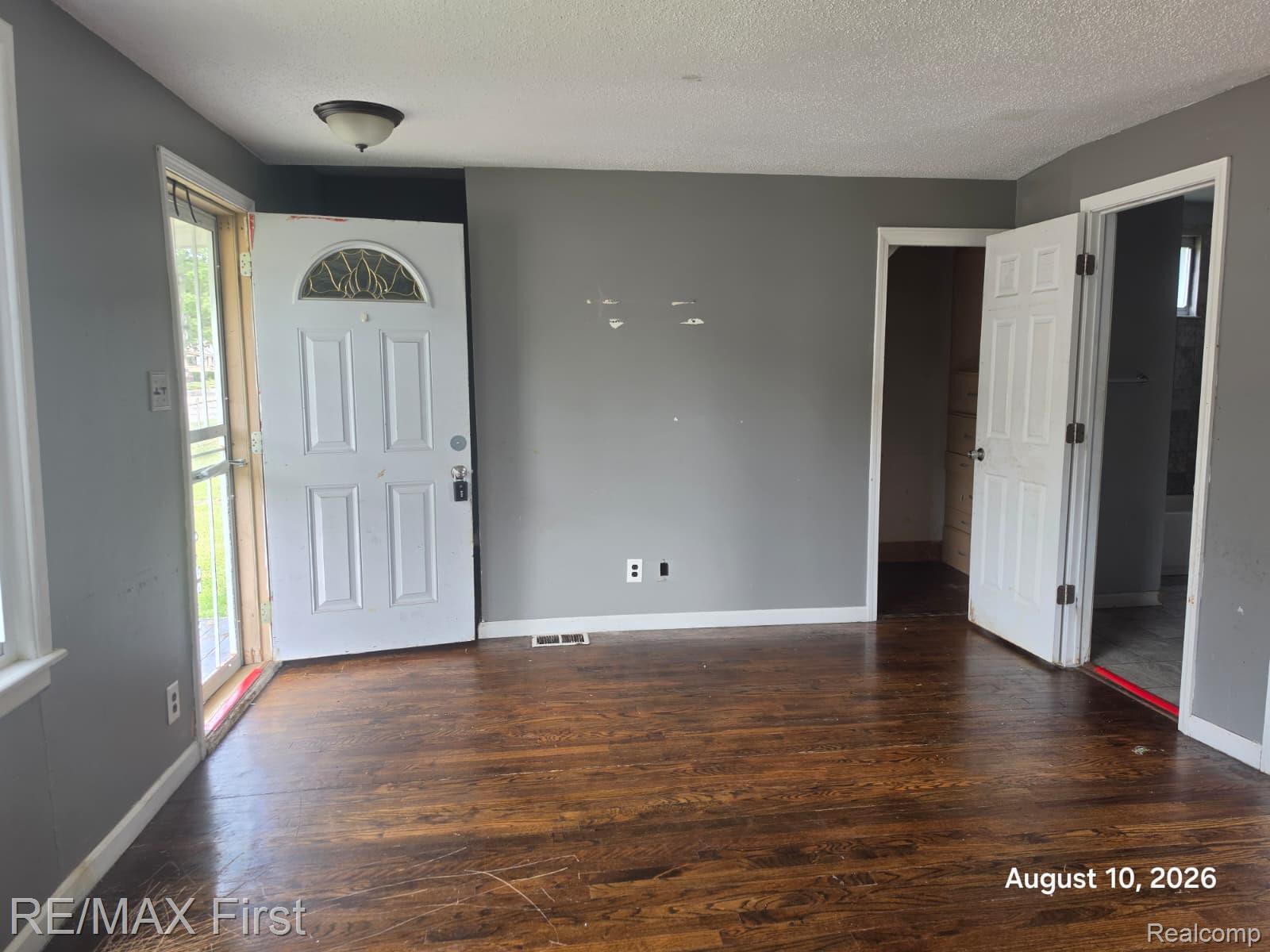 6752 Meadow Avenue