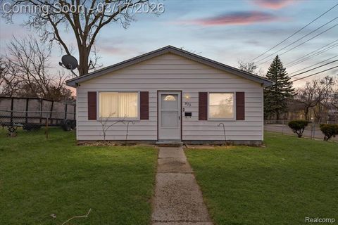 825 Robinwood Street Pontiac City MI 48340