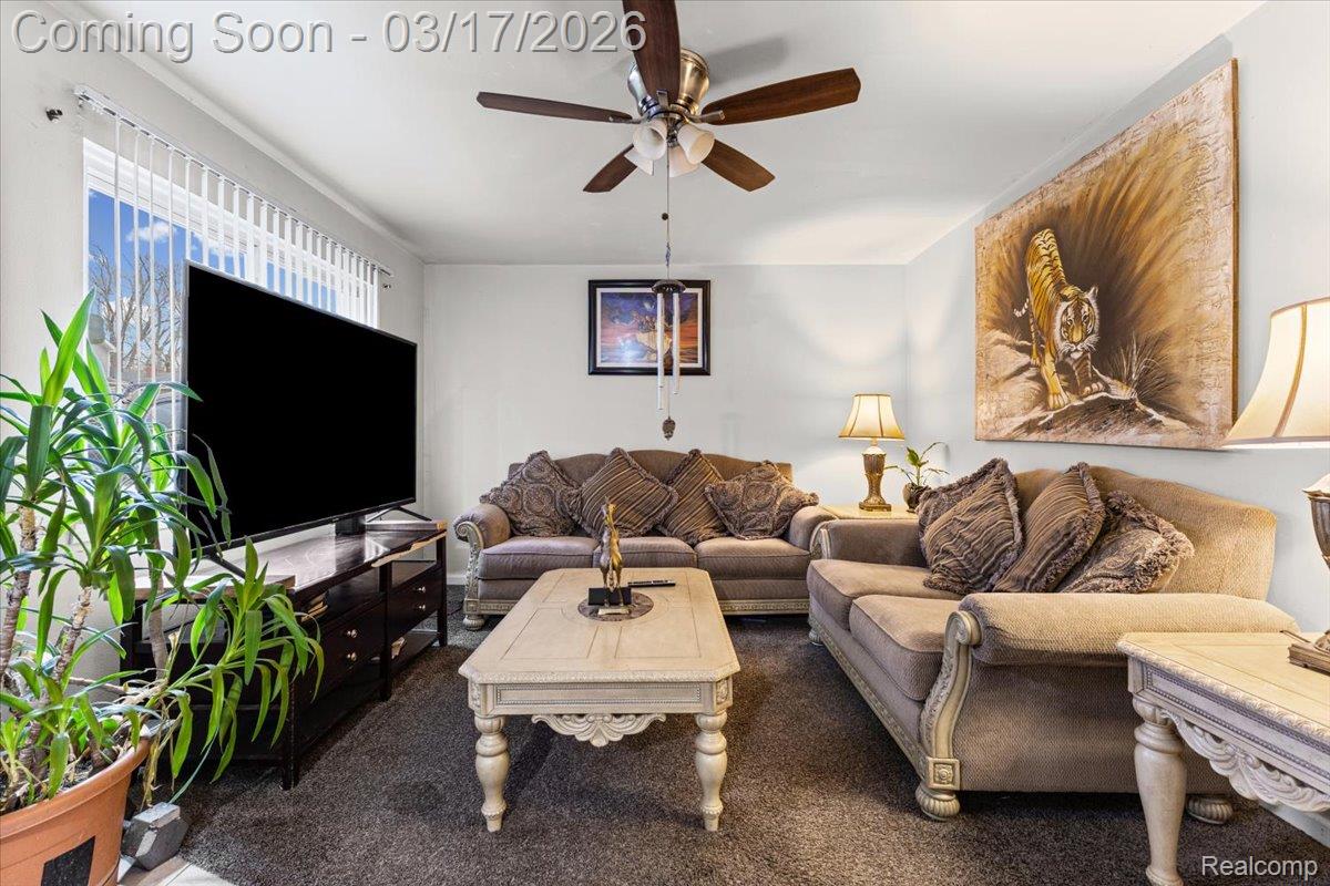 825 Robinwood Street