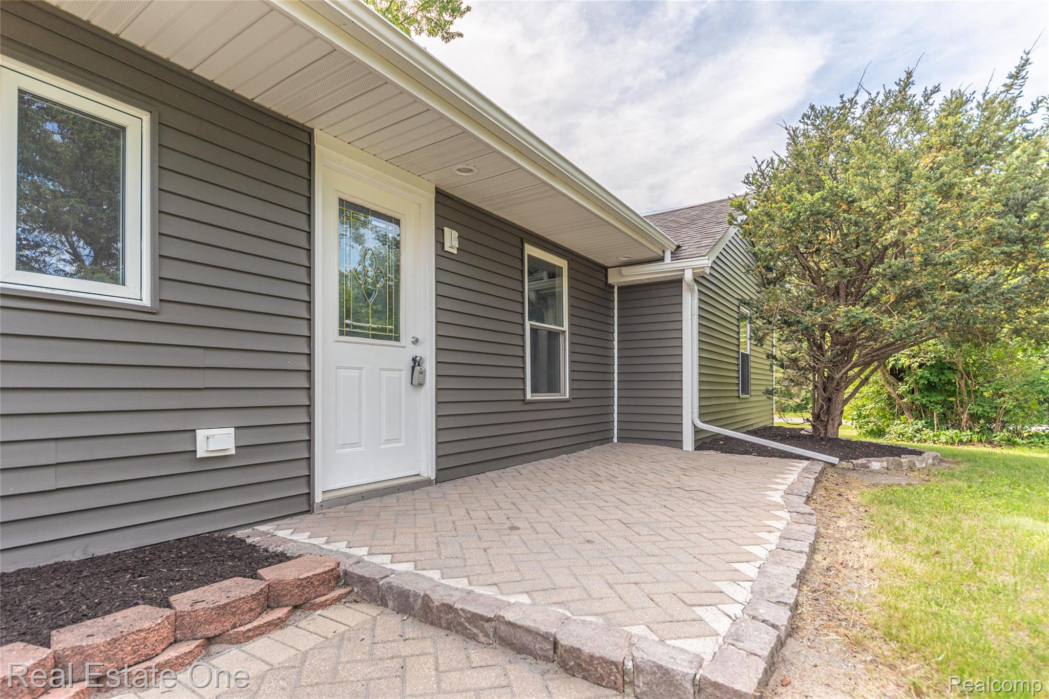 912 N Wixom Road
