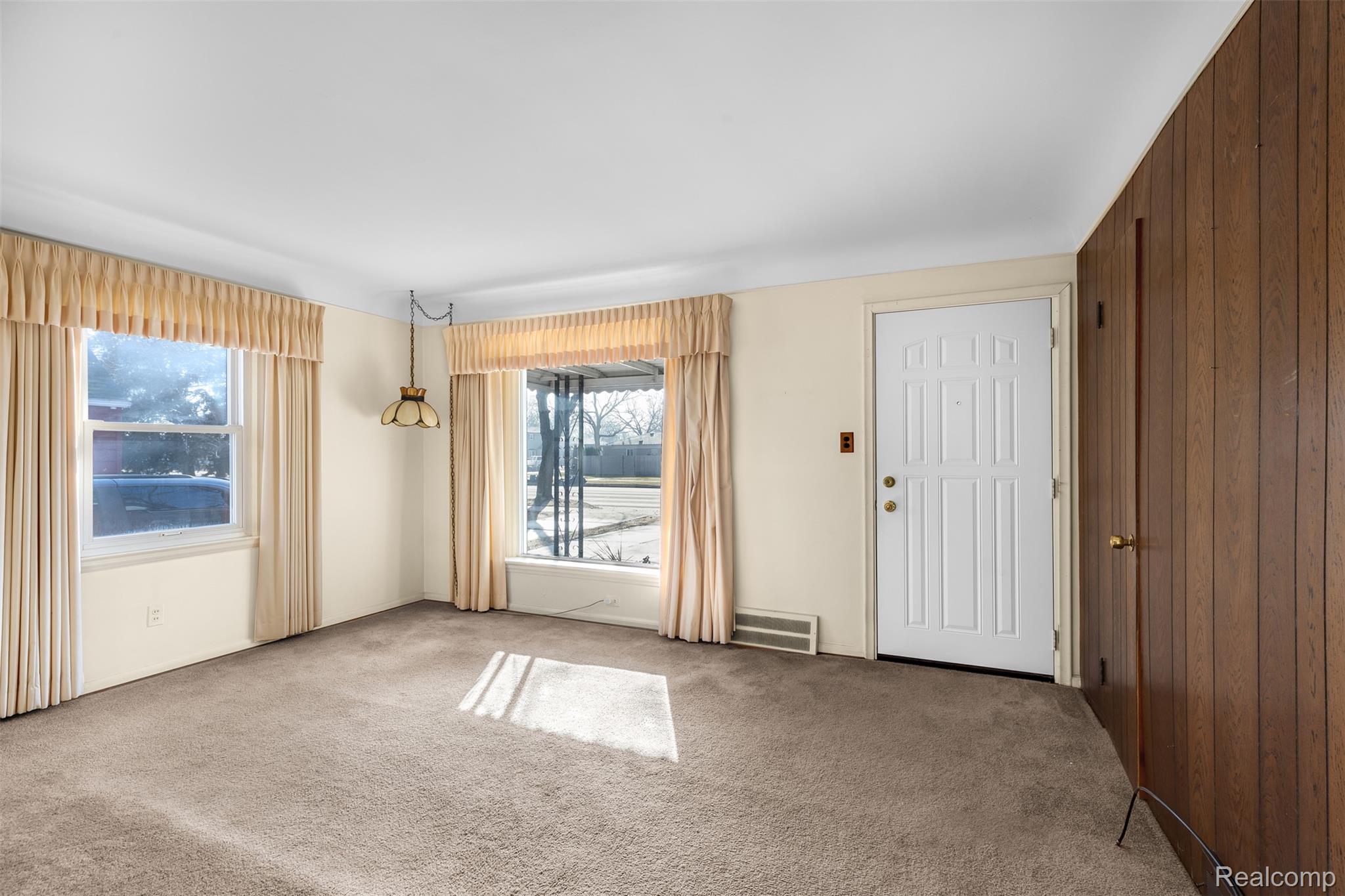 22225 E 10 Mile Road