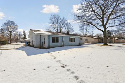 A home in SaginawCharterTownship_Saginaw