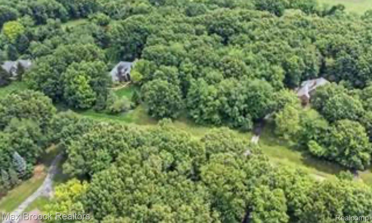 1078 N RAVENSVIEW Trail NW