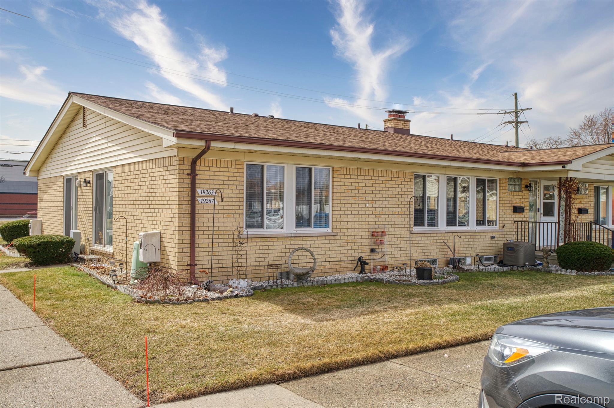 19267 E 13 MILE Road 48