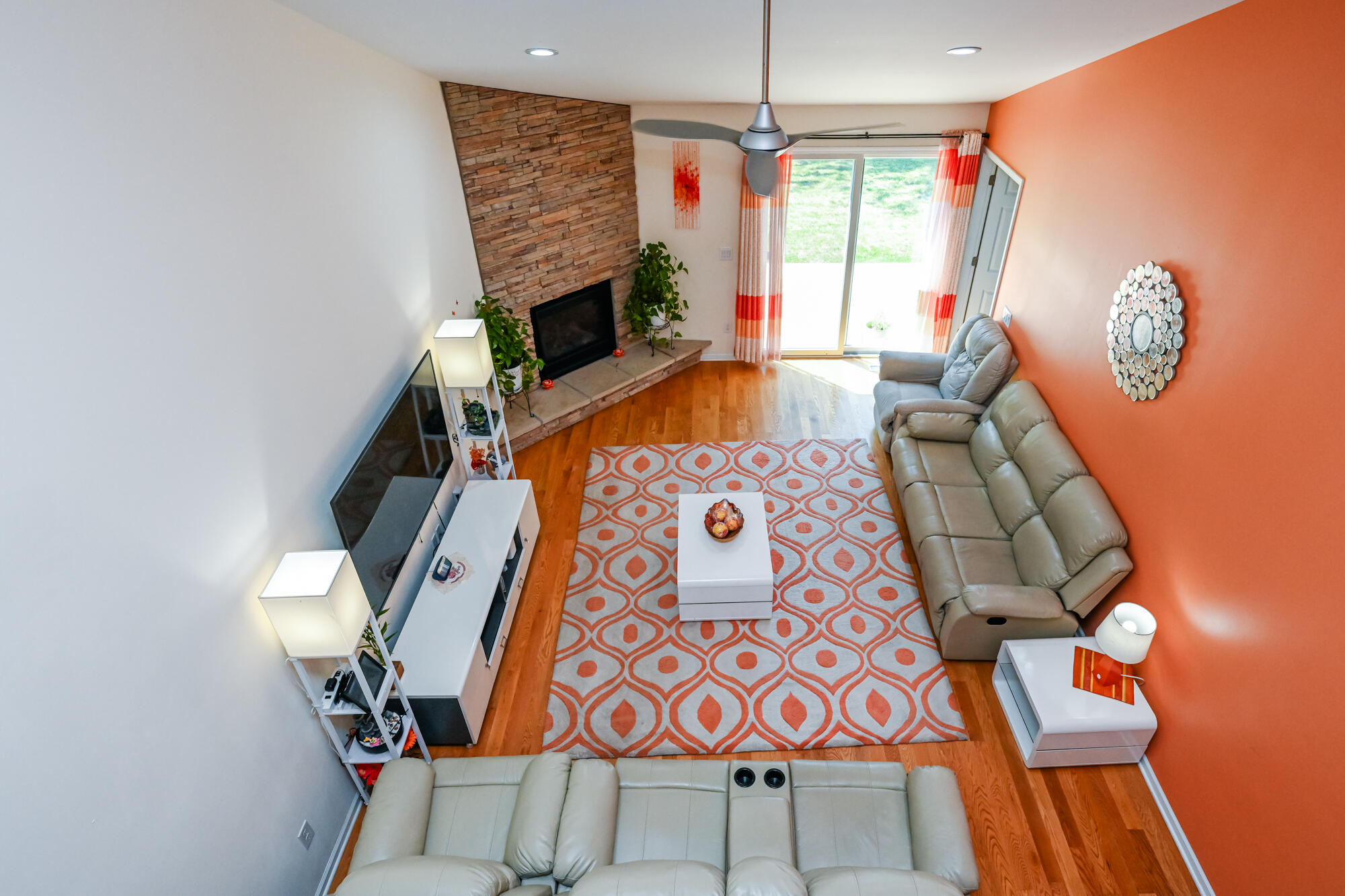 2566 HOLIDAY HOUSE Road