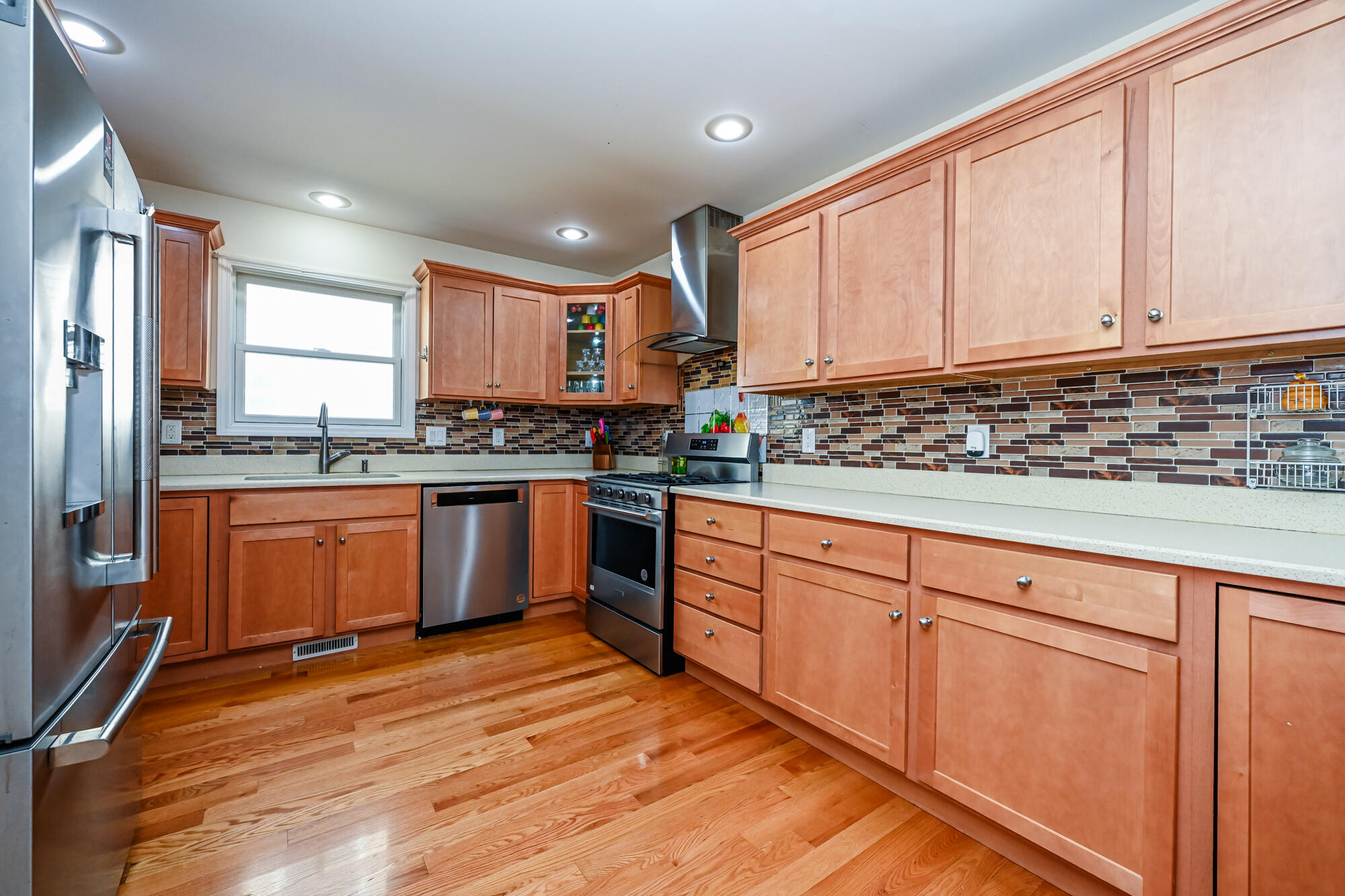 2566 HOLIDAY HOUSE Road