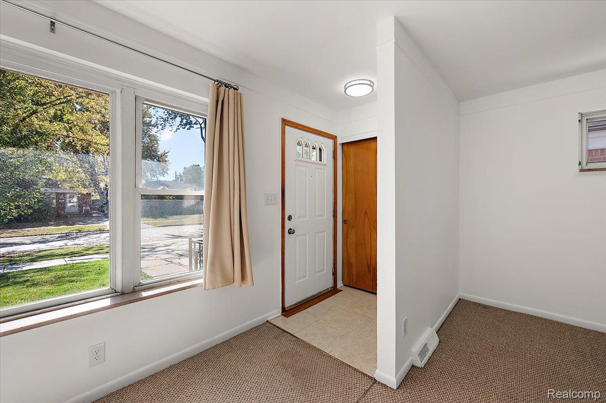 1687 Fontaine Avenue