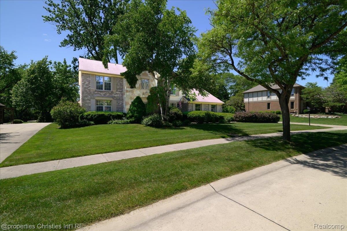 2901 Shadywood Drive
