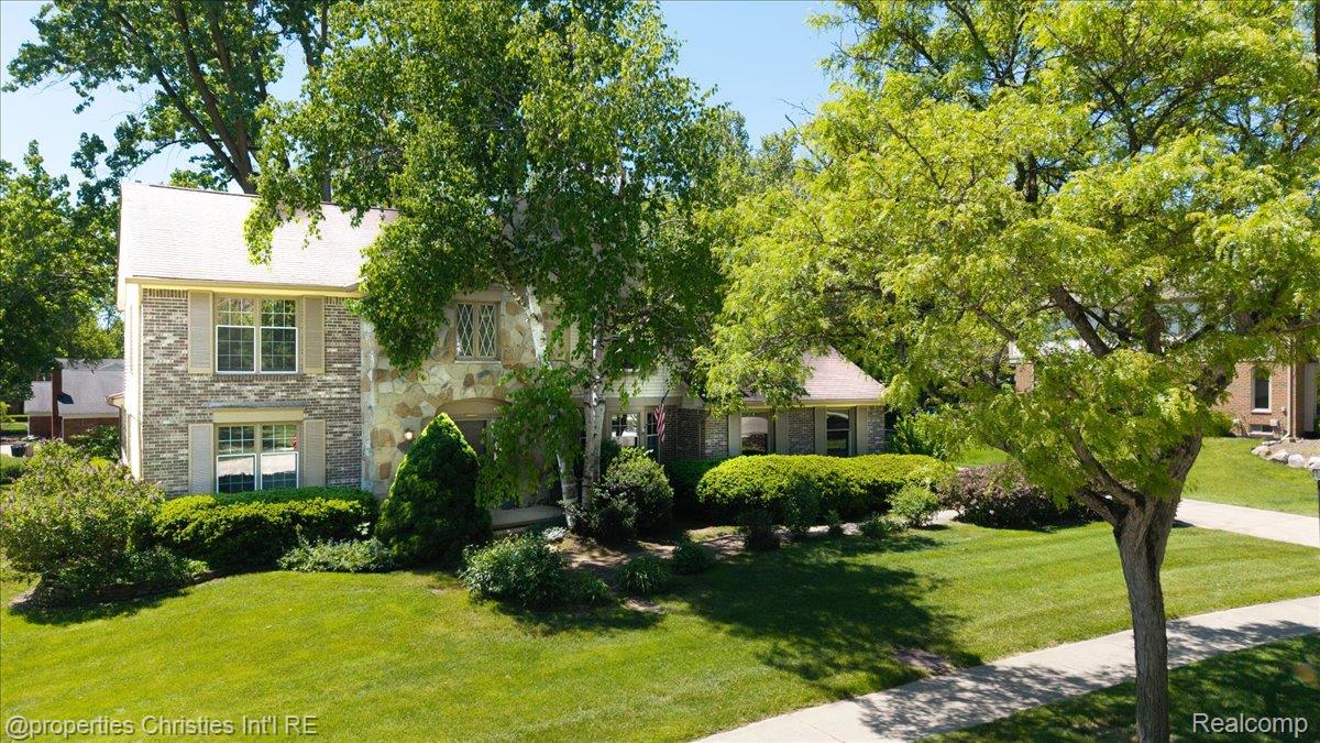 2901 Shadywood Drive