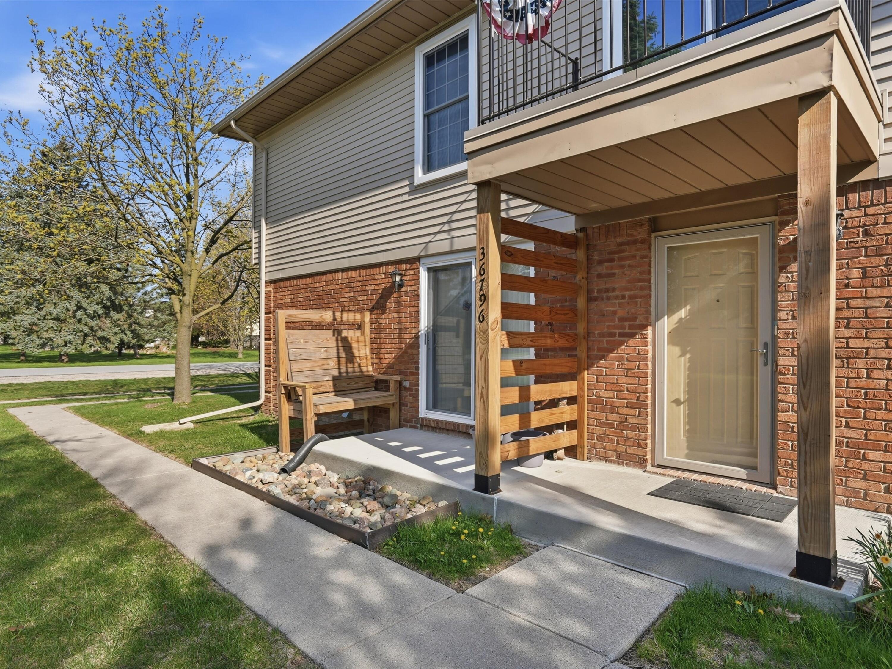 36796 Lakeview Lane