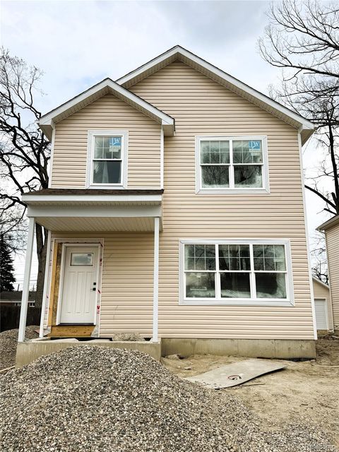 27828 Groveland St Madison Heights City MI 48071