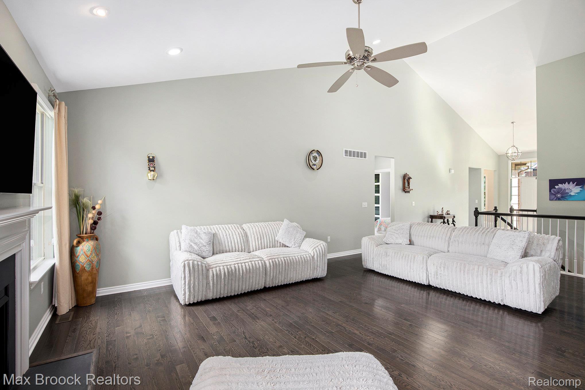 23395 Stoneleigh Court