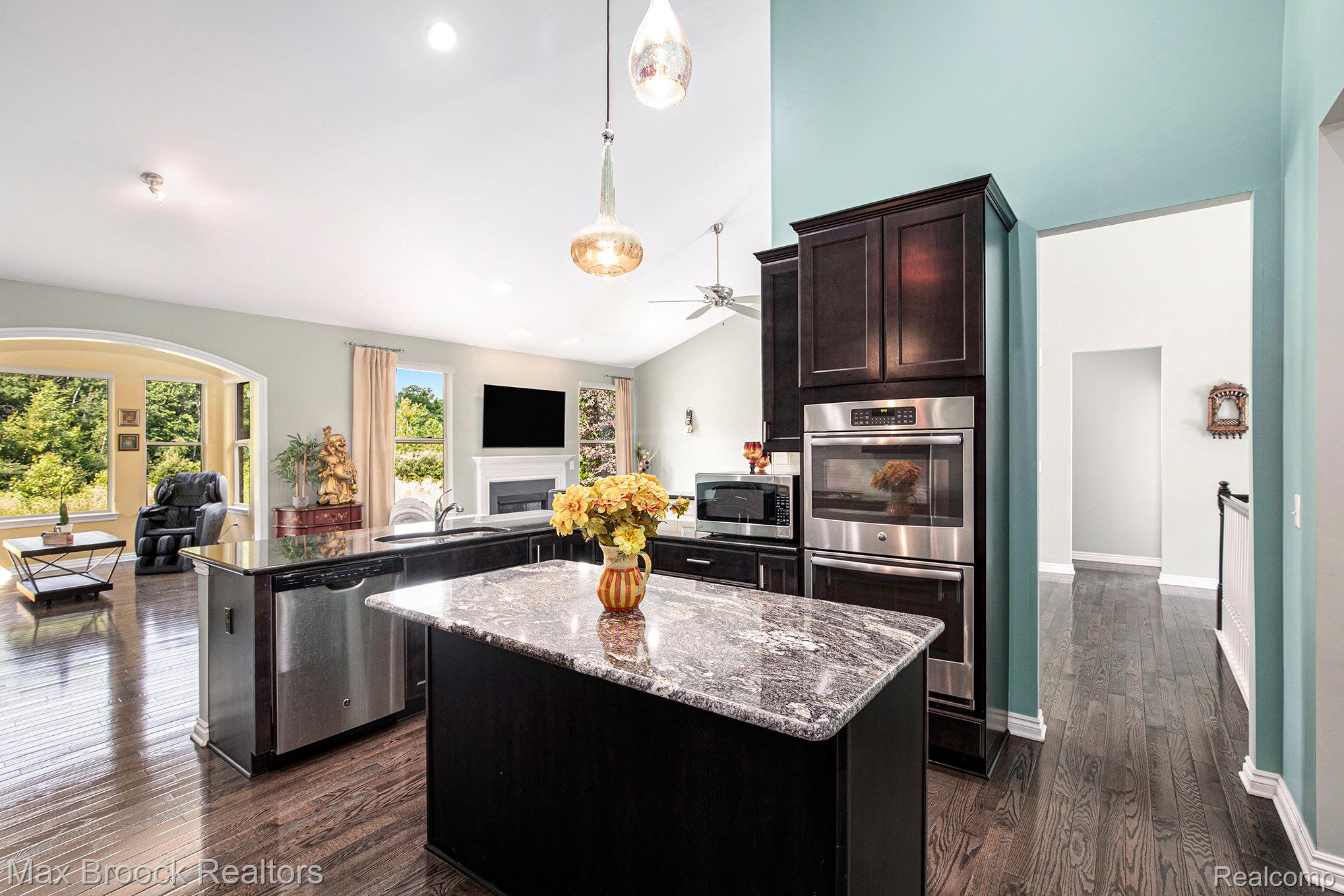 23395 Stoneleigh Court