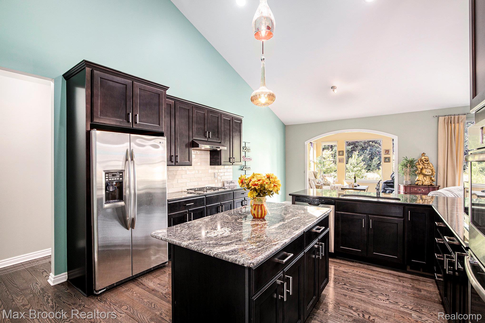 23395 Stoneleigh Court