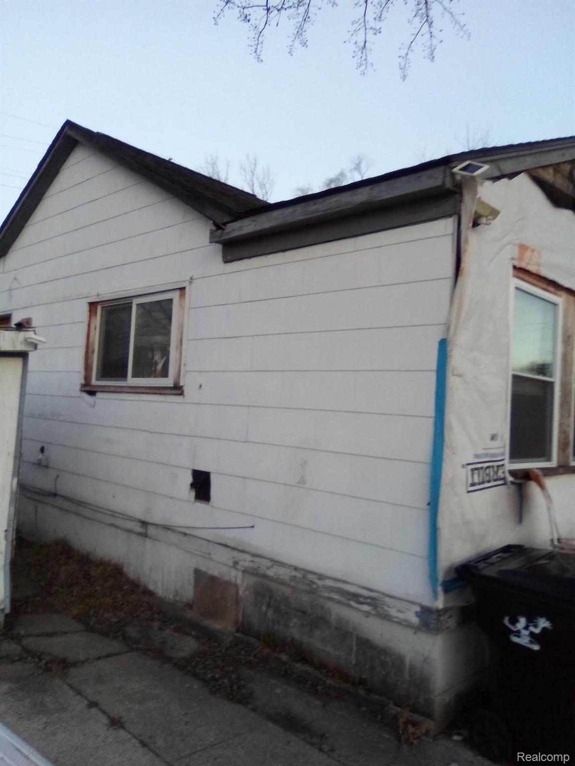 17199 Hamburg Street