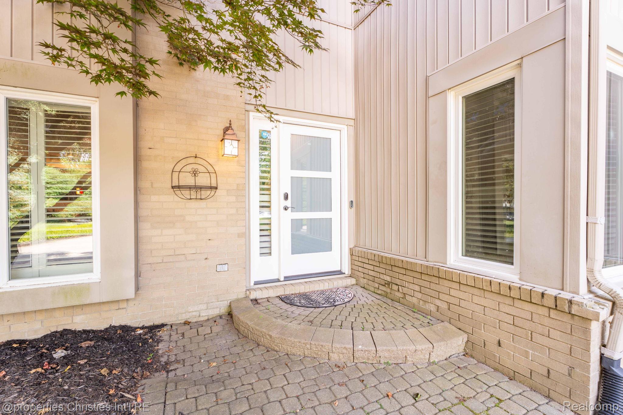 2766 Acorn Road