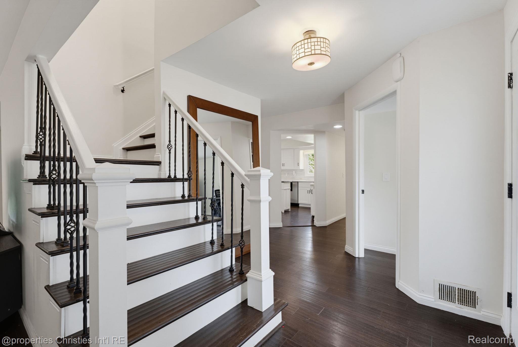 2766 Acorn Road