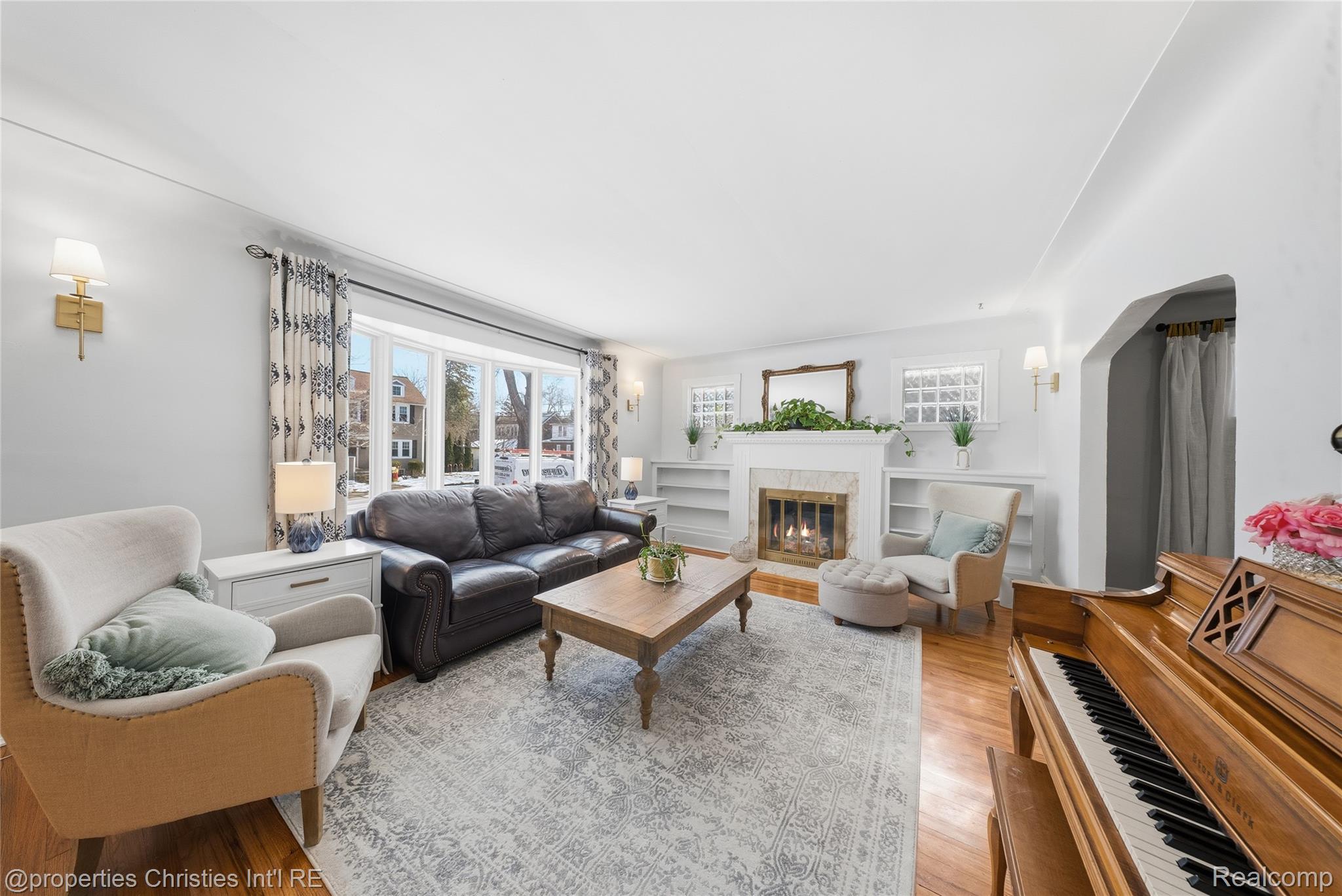 1021 N Altadena Avenue E