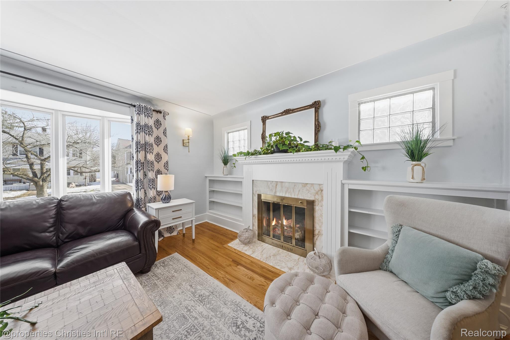 1021 N Altadena Avenue E