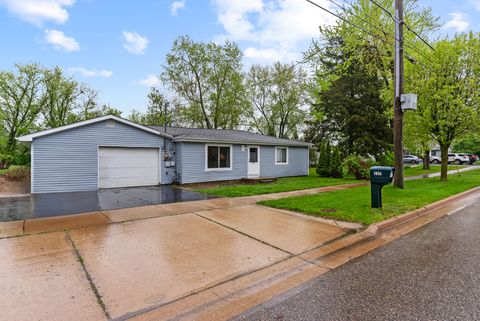 237 S EAST Street Fowlerville Village MI 48836