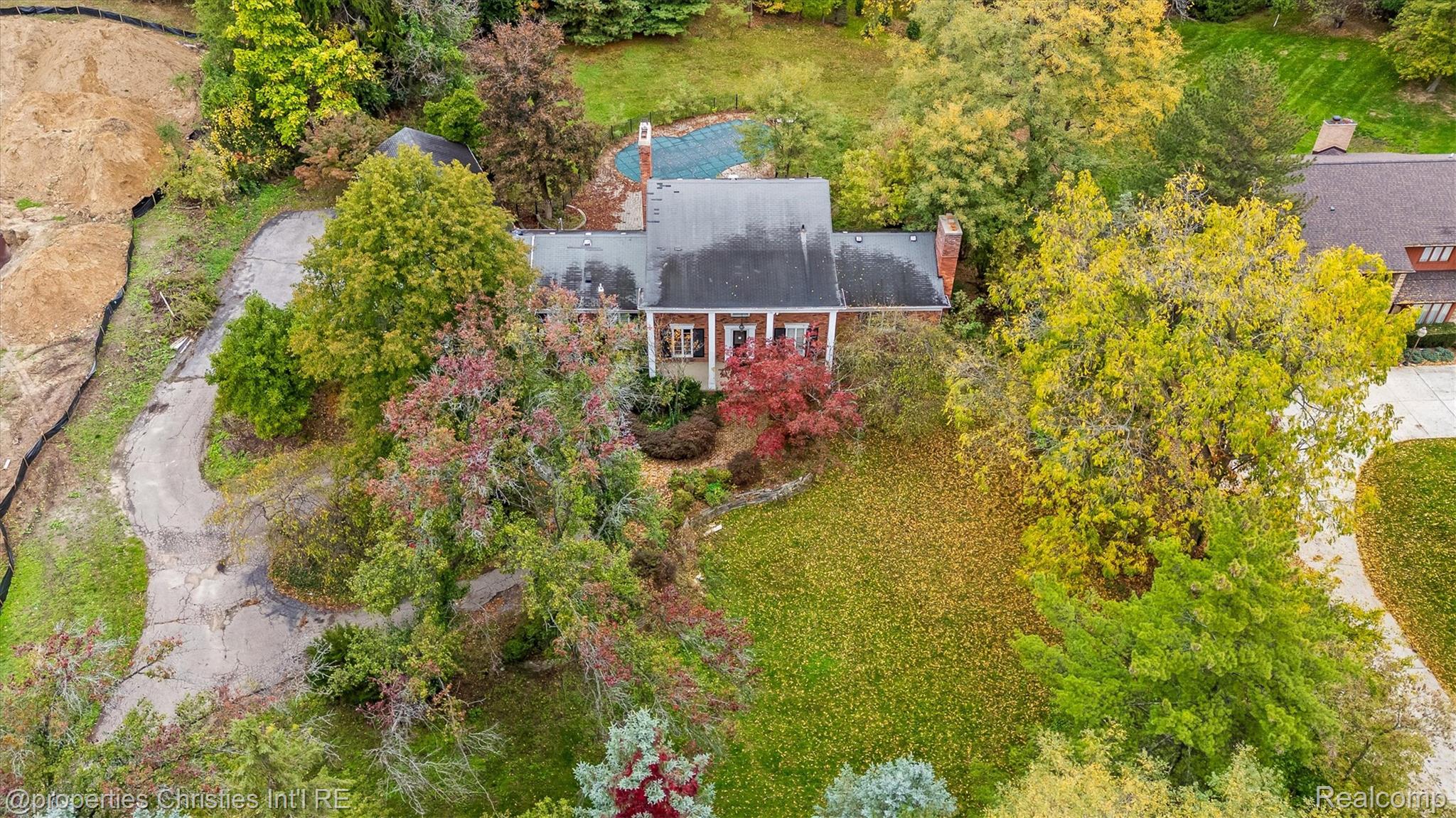 3326 Quarton Road