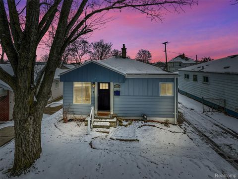 3528 Phillips Avenue Berkley City MI 48072