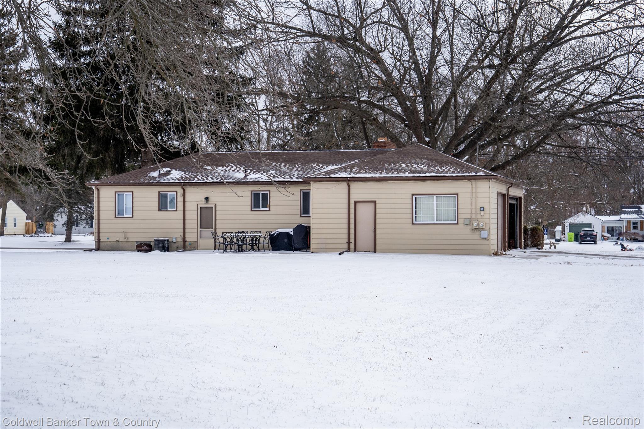 1465 N Pontiac Trail