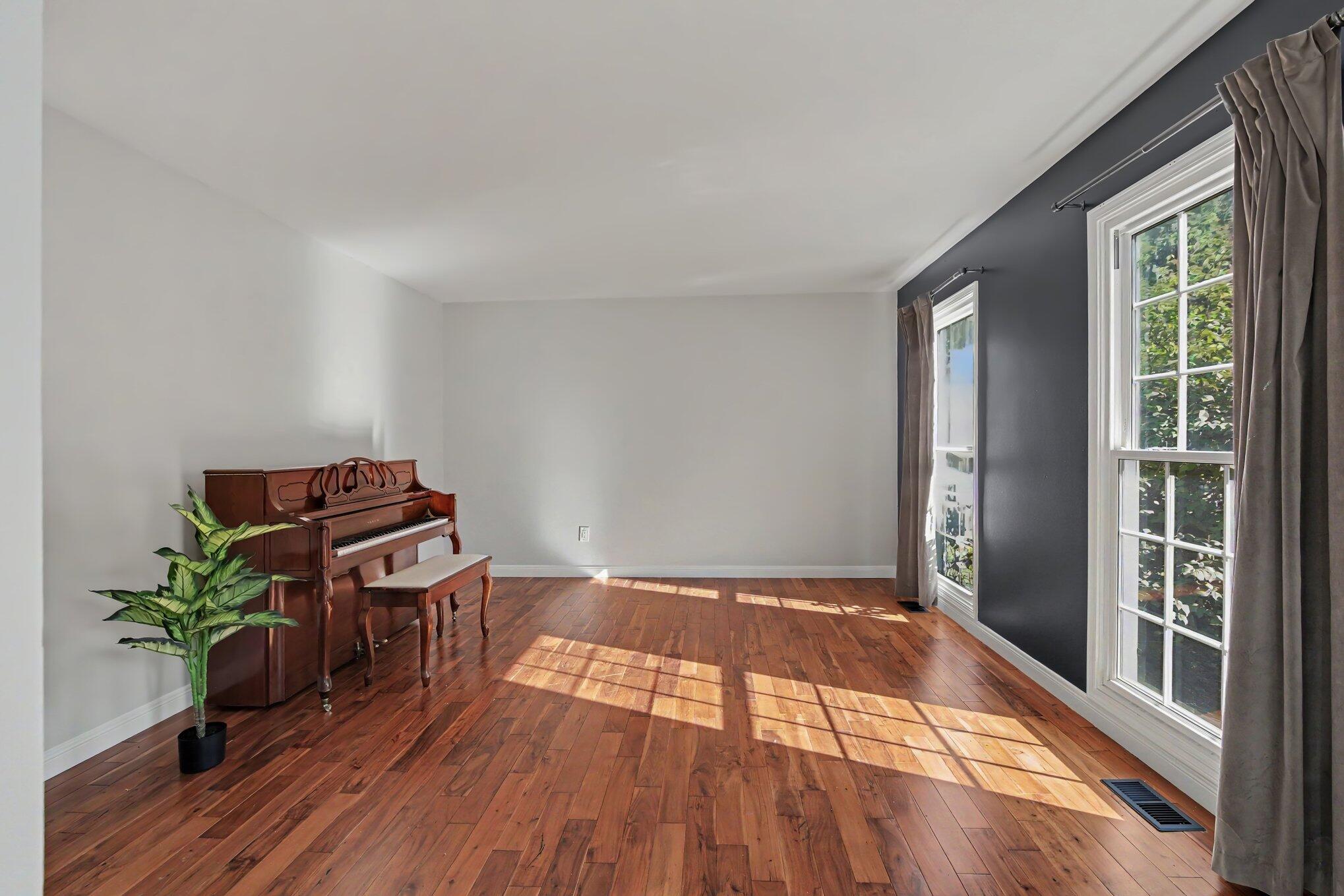 3572 Whispering Oaks Drive