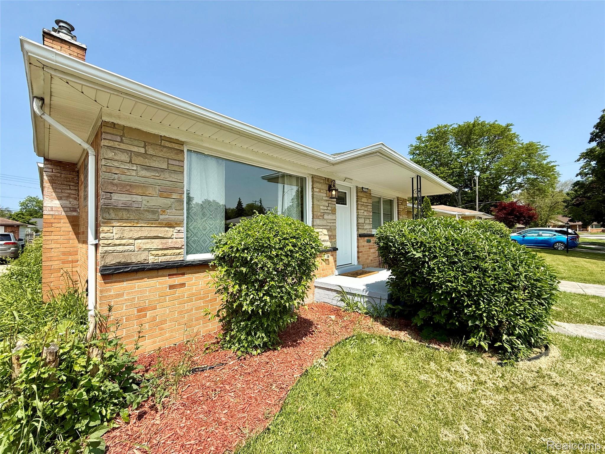 7499 ROBINDALE Avenue