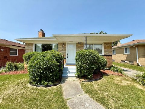 7499 ROBINDALE Avenue Dearborn Heights City MI 48127