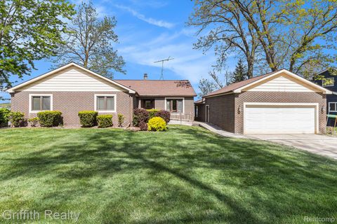 8570 Riverside Drive Green Oak Township MI 48116