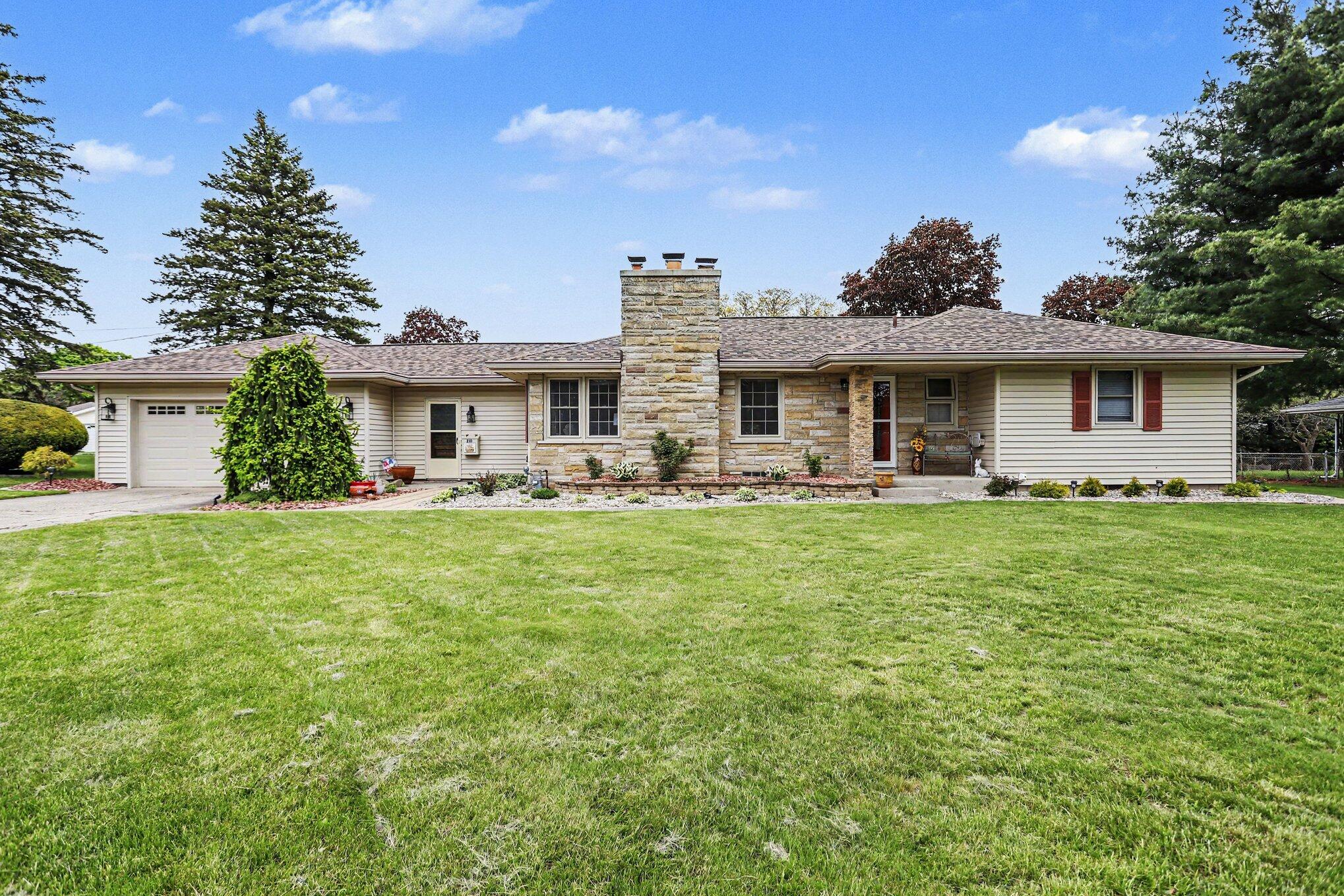 210 Maplecrest Avenue