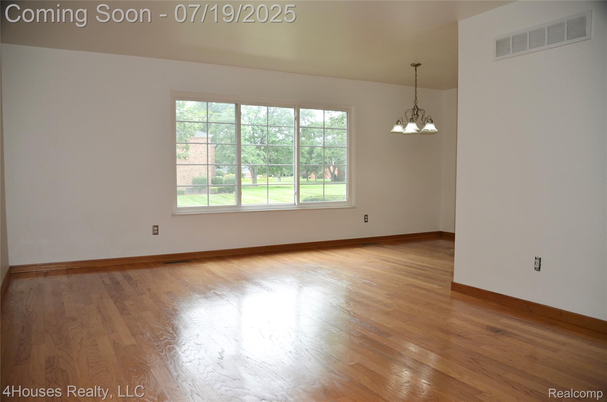 737 E Fox Hills Drive 180