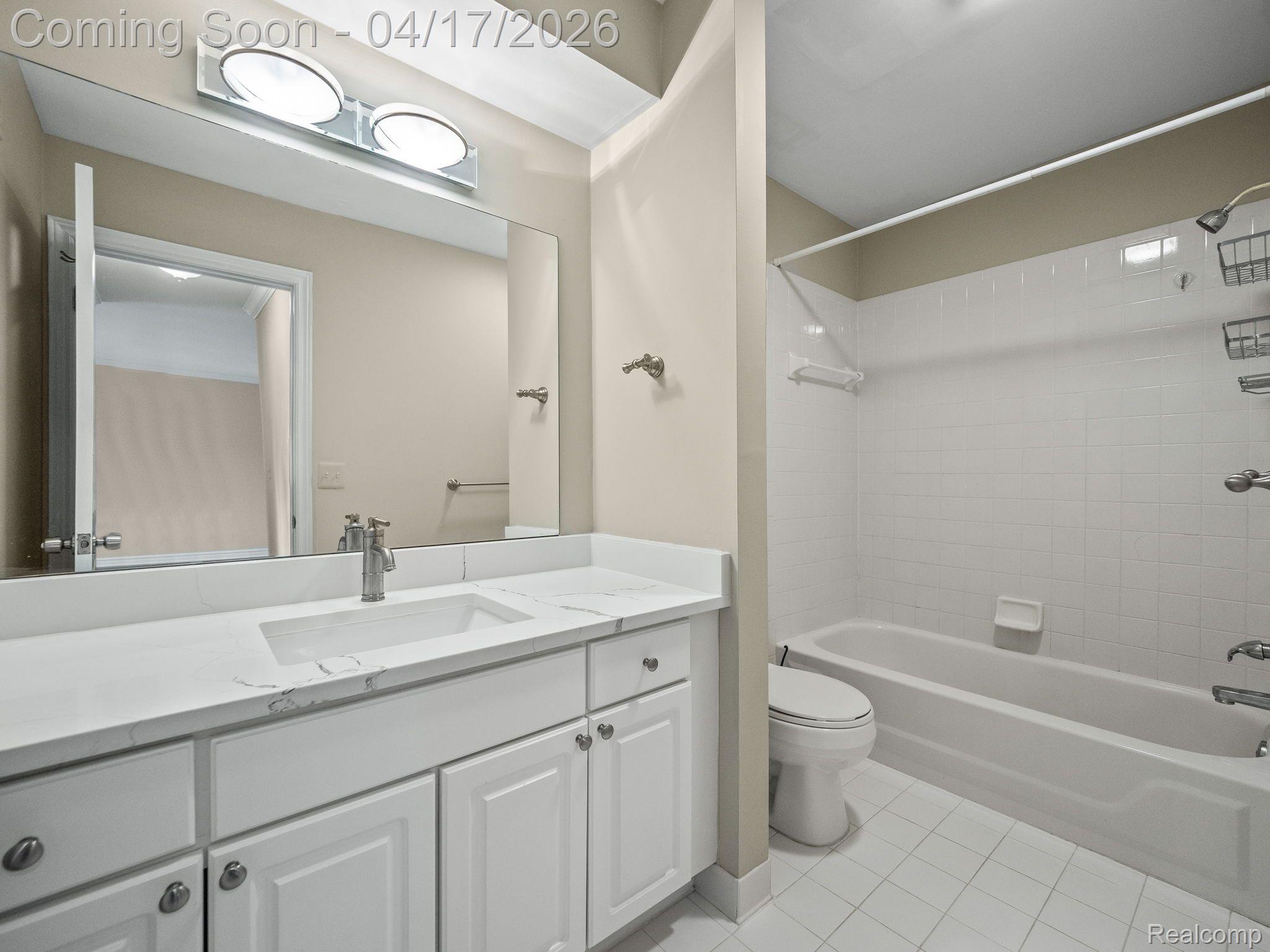 444 CHESTER Street 425