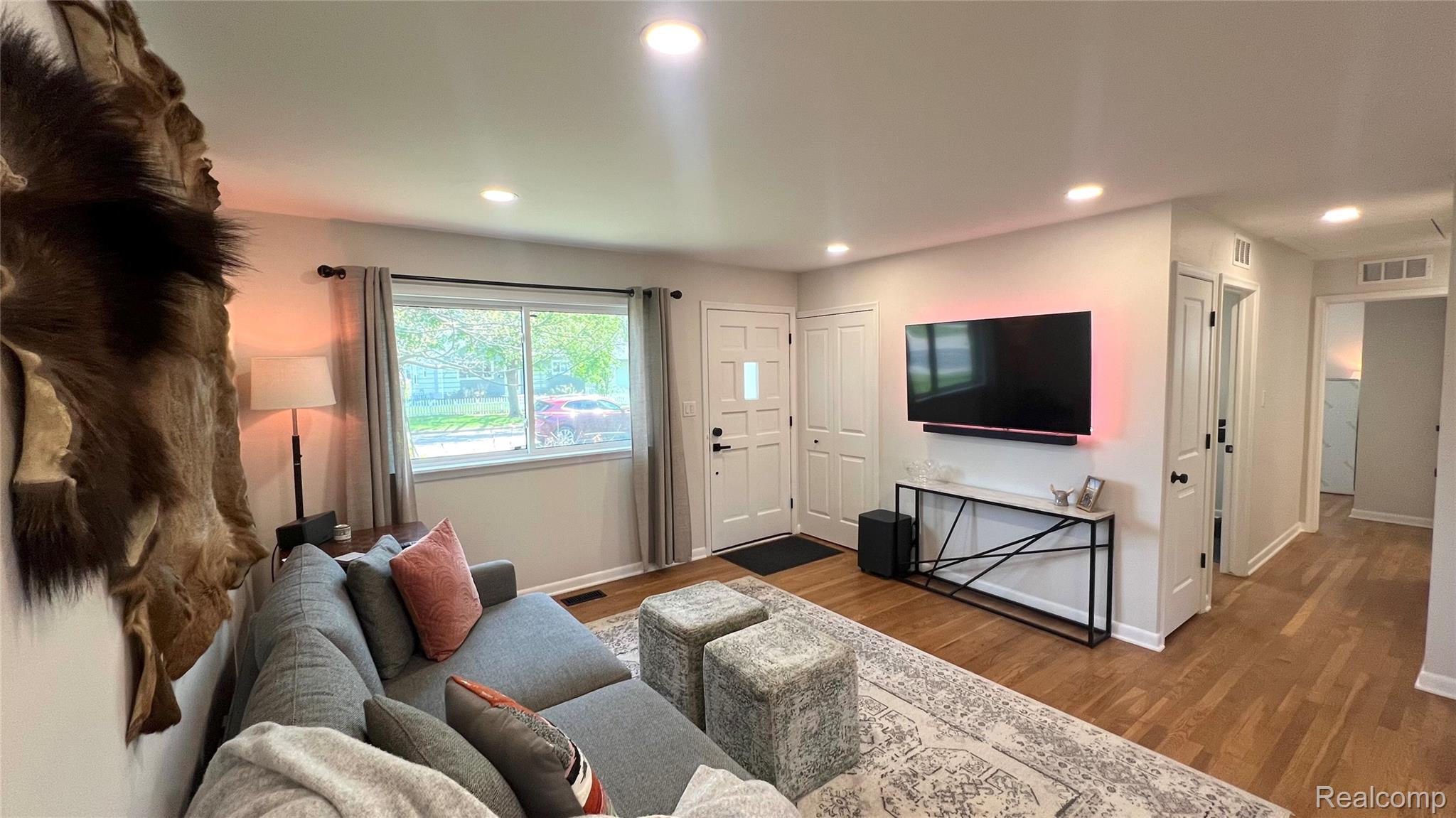 1104 Lexington Parkway