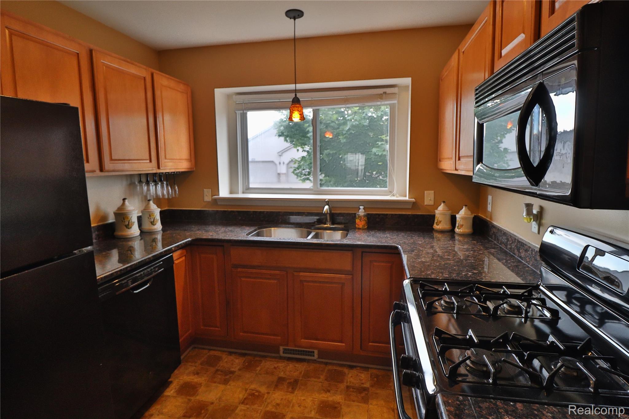 41003 Williams Street