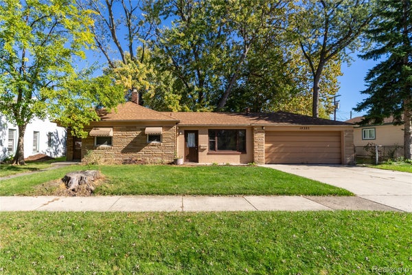 13325 HELEN ST, SOUTHGATE, MI 48195 - Image c523cbf9c927dcf0a8a42e6fd32ba117/2447101084