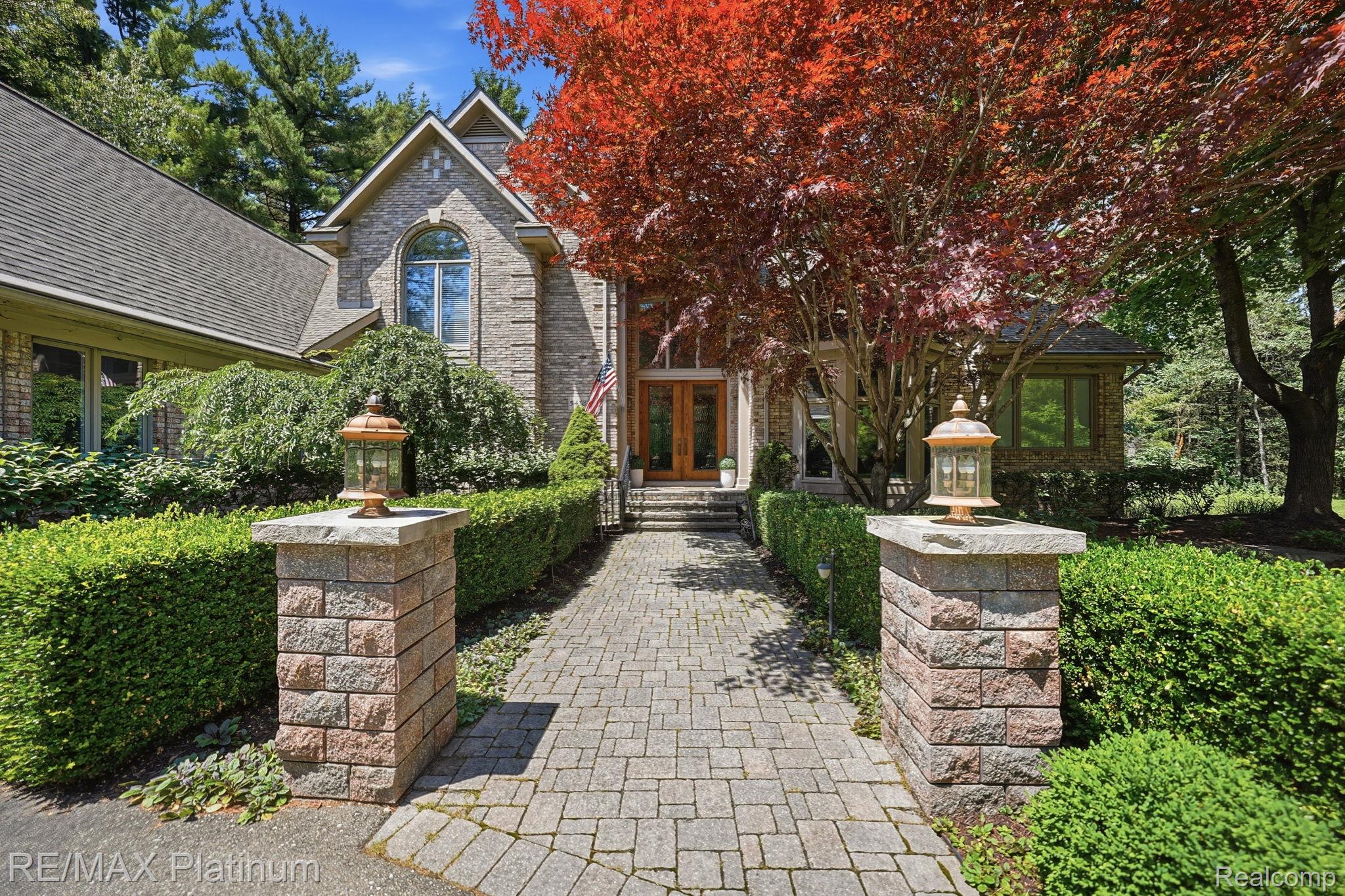 5458 Lake Ridge Drive