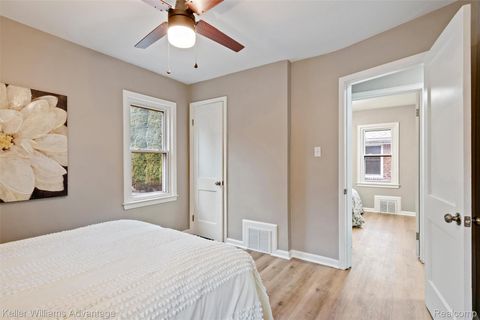 Tiny photo for 1045 Detroit Avenue, Lincoln Park City, MI 48146 (MLS # 20261014210)