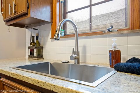 Tiny photo for 1045 Detroit Avenue, Lincoln Park City, MI 48146 (MLS # 20261014210)