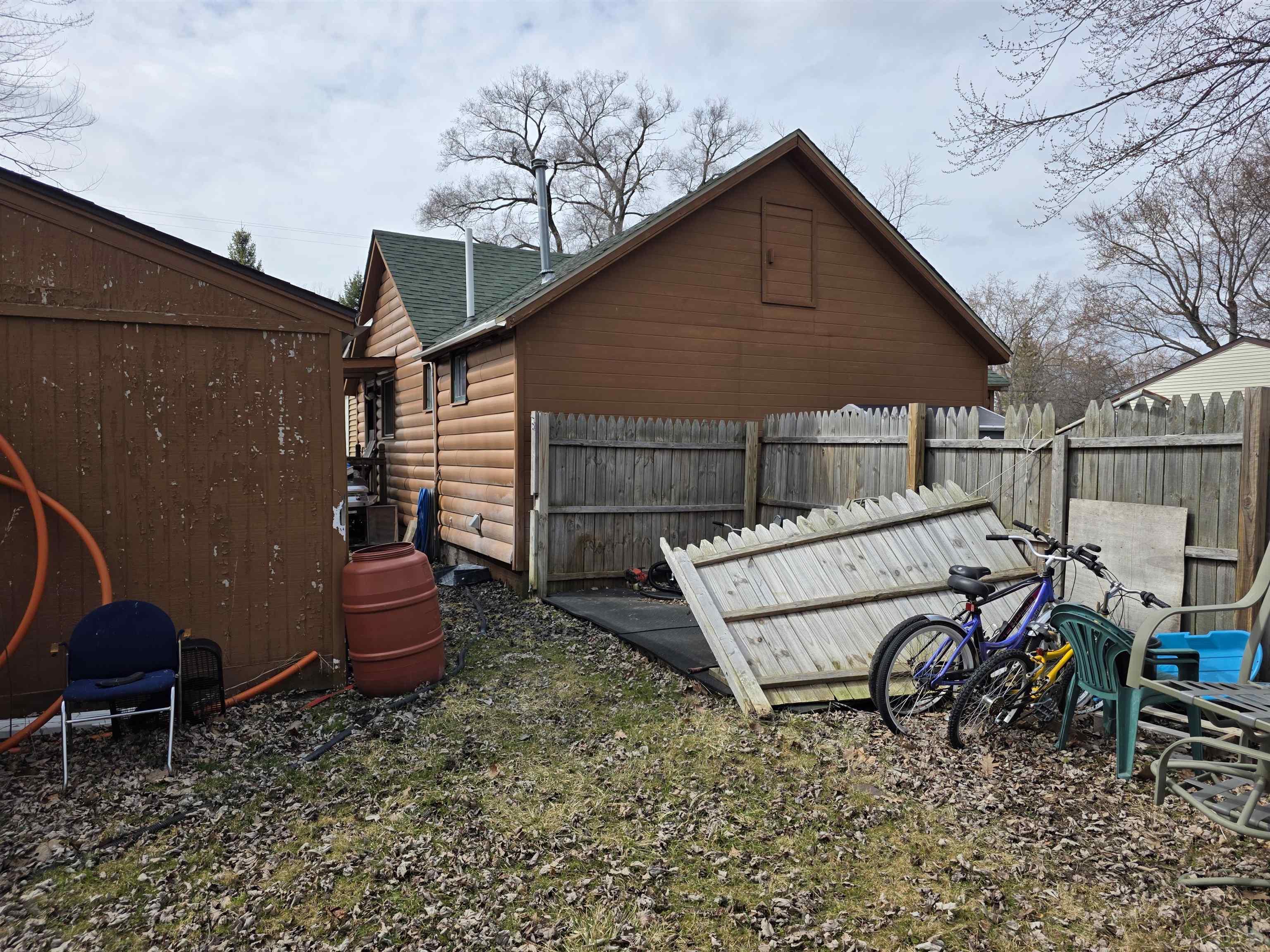 1711 S Poseyville Road