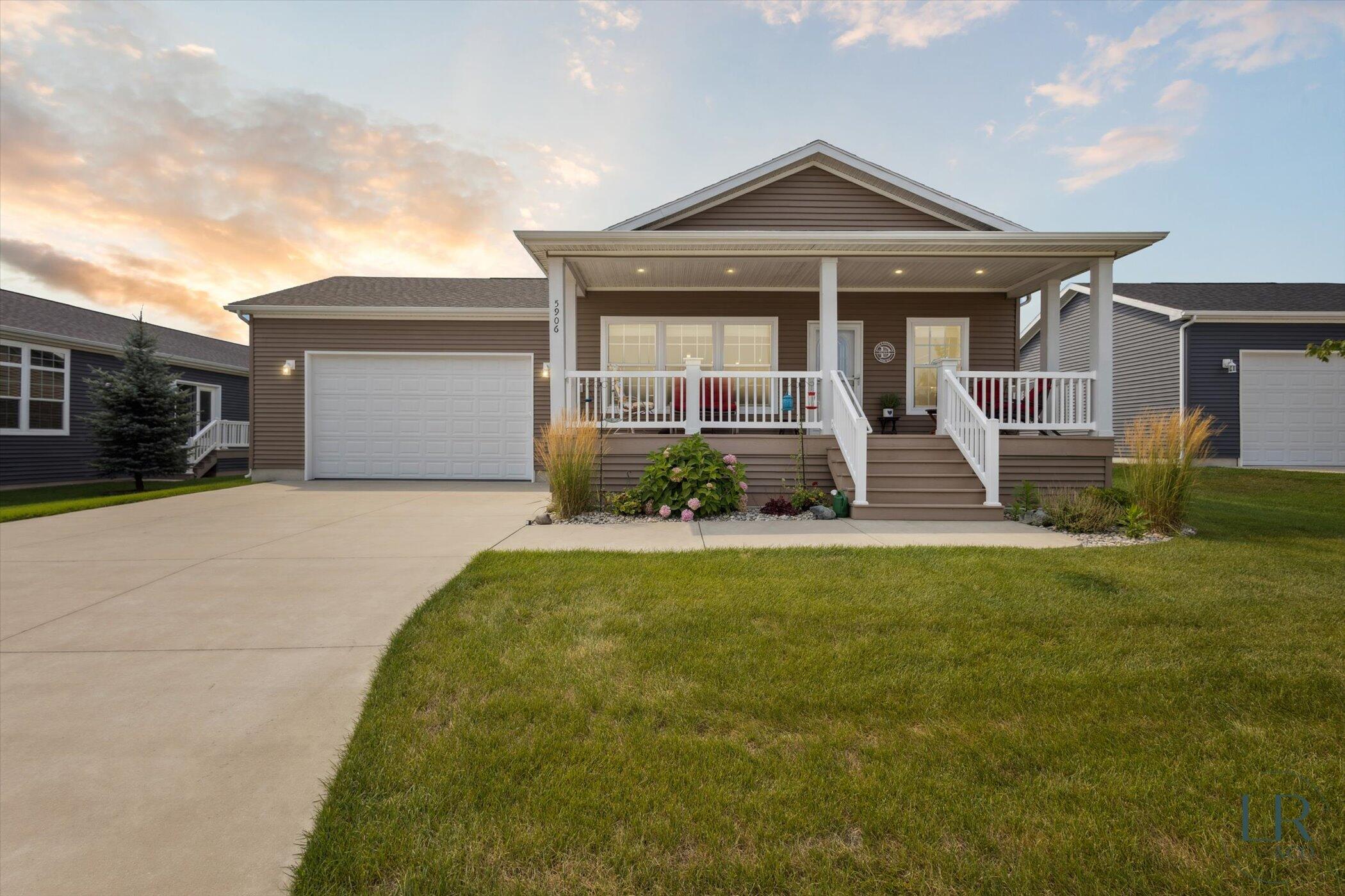 5906 Trillium Hills Drive NE