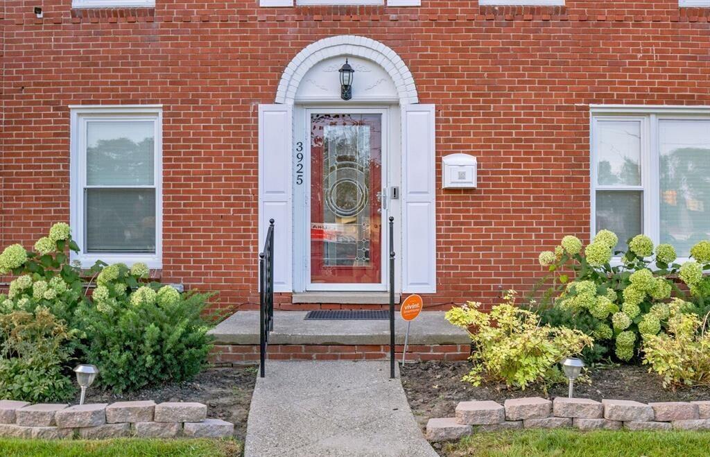 3925 W Outer Drive W