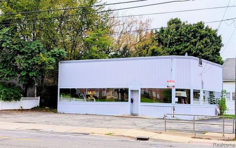 2406 CORUNNA Road Flint City MI 48503