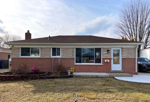 27177 Shelbourne Drive Warren City MI 48088